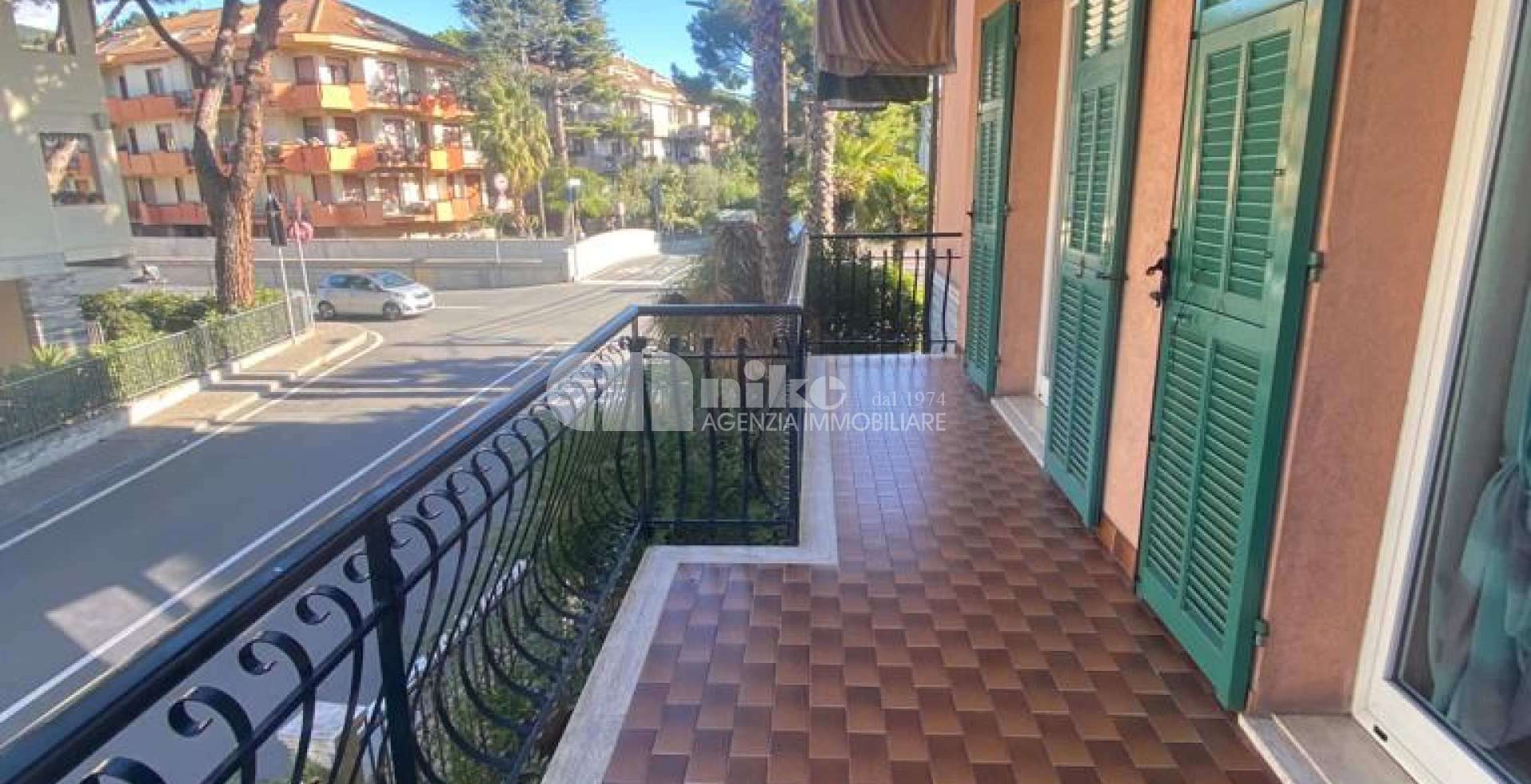 Three-room apartment in Bordighera near the sea