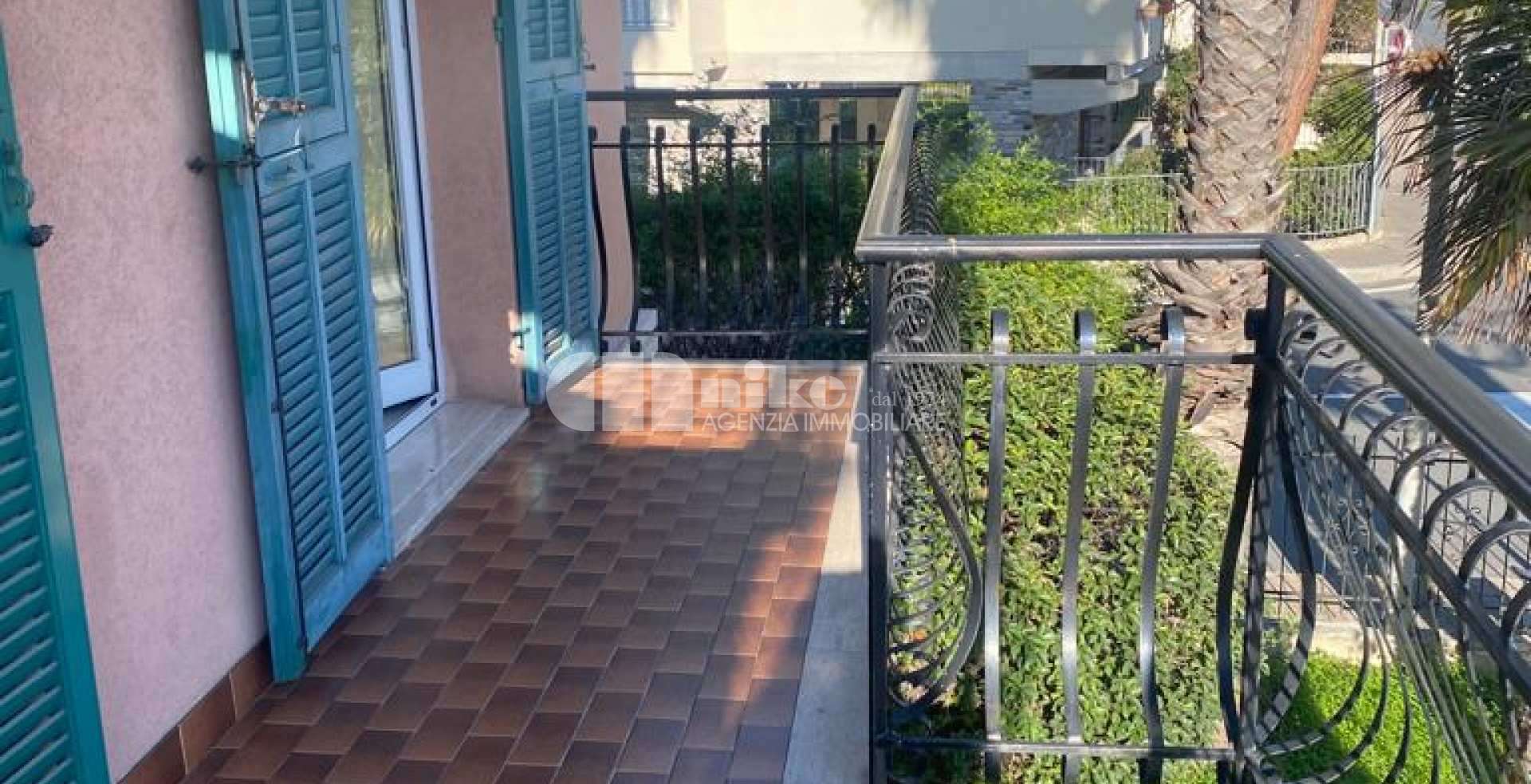 Three-room apartment in Bordighera near the sea