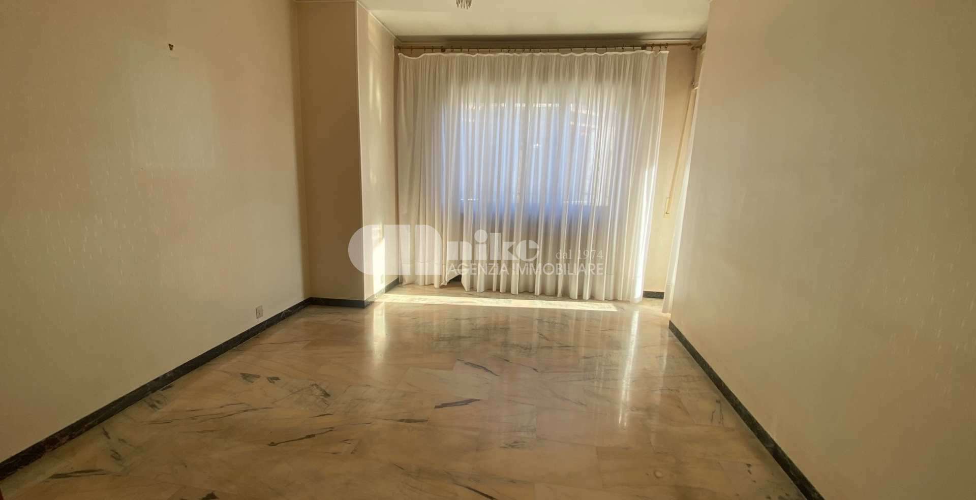 4 room apartment next to the sea 
