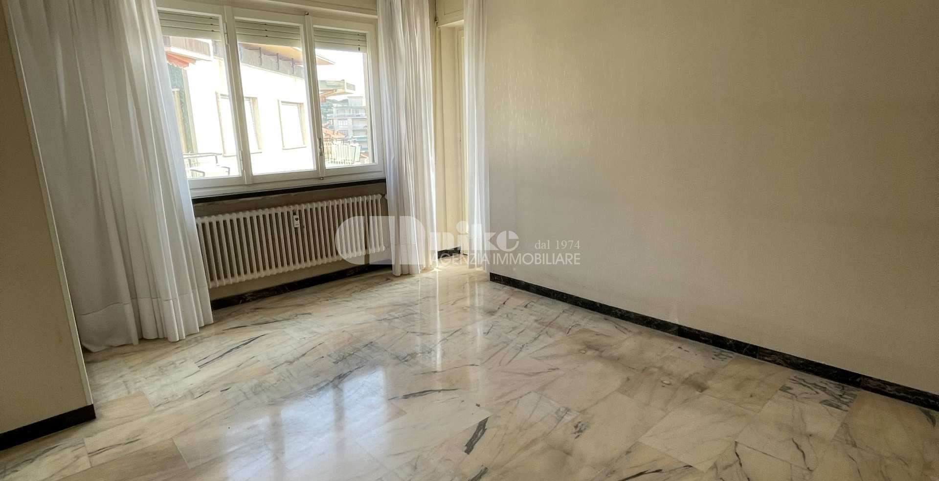 4 room apartment next to the sea 