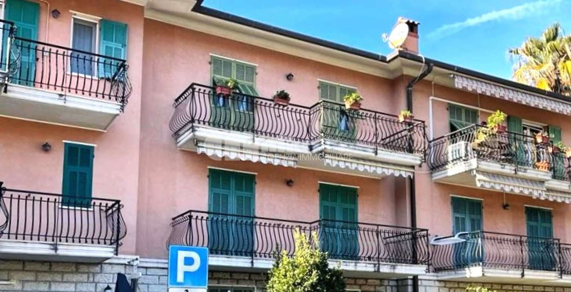 Three-room apartment in Bordighera near the sea
