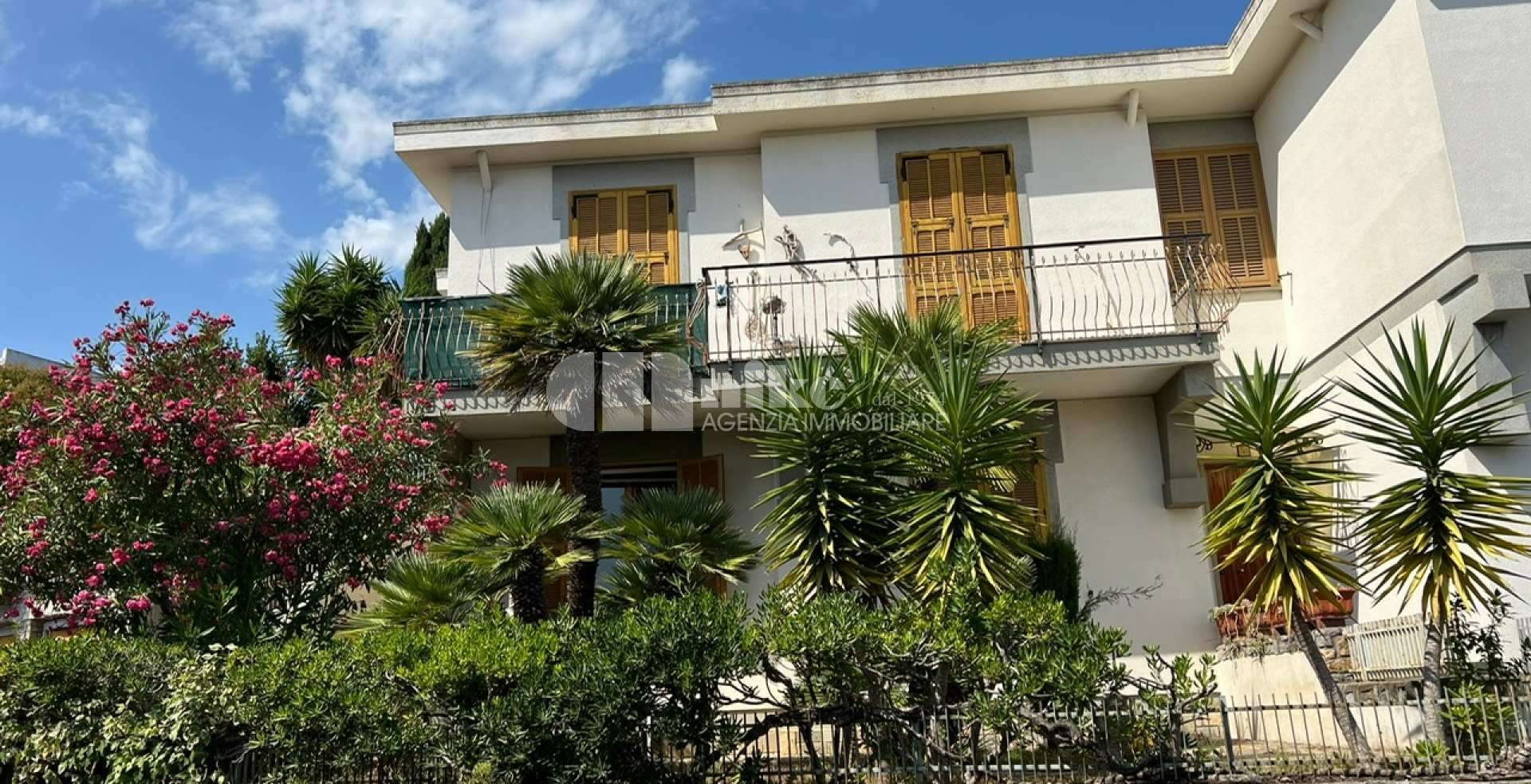 three-room apartment with garden