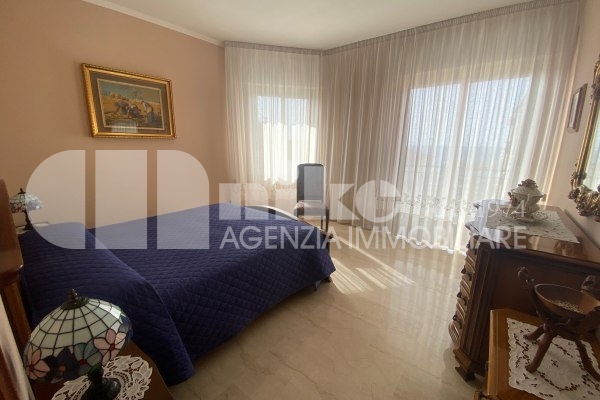 Three-room apartment on the last floor with a seaview thumbnail