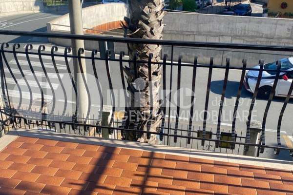 Three-room apartment in Bordighera near the sea thumbnail