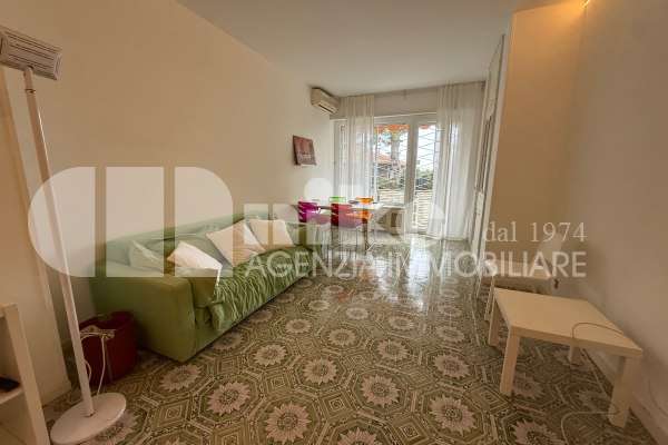 Three-room apartment in an elegant condominium thumbnail