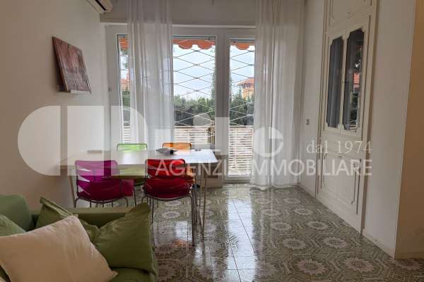 Three-room apartment in an elegant condominium thumbnail