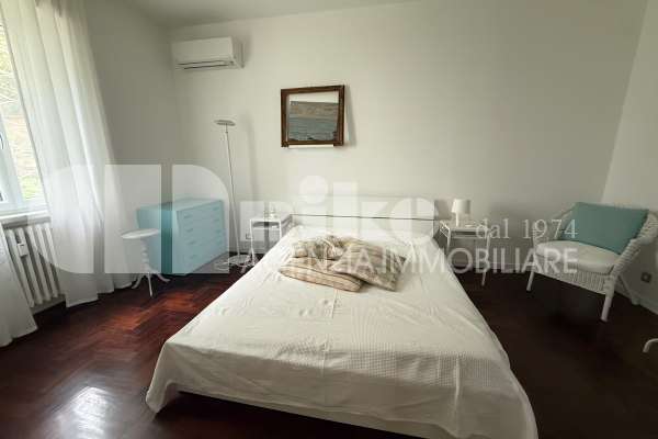 Three-room apartment in an elegant condominium thumbnail