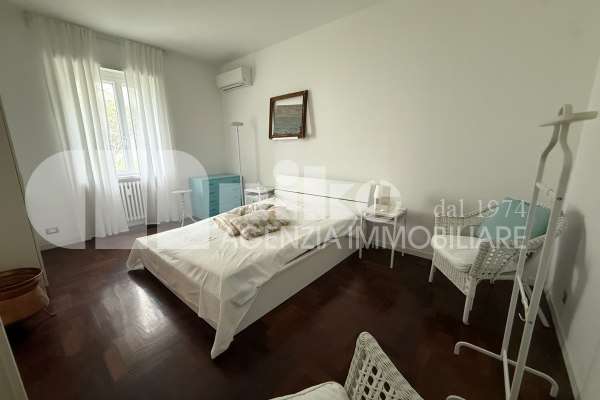 Three-room apartment in an elegant condominium thumbnail
