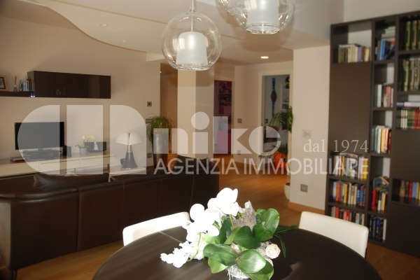 Four-room renovated apartment thumbnail